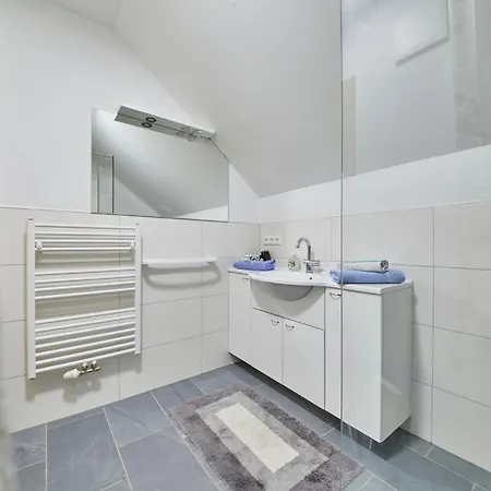 Krapflhof 公寓 Weisspriach